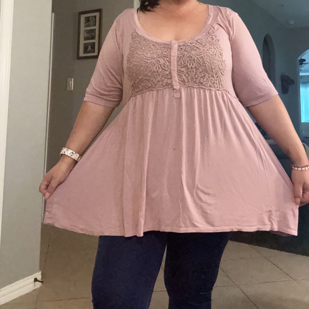 Torrid size 4X stretch cotton flowy blouse with lace detail on neck line.